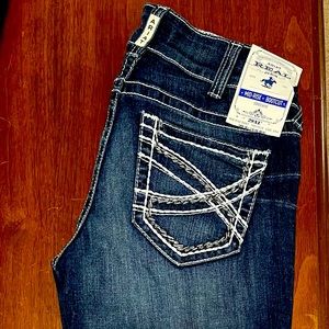 NWT Women’s Ariat boot cut Jeans. Size 29 XL Inseam